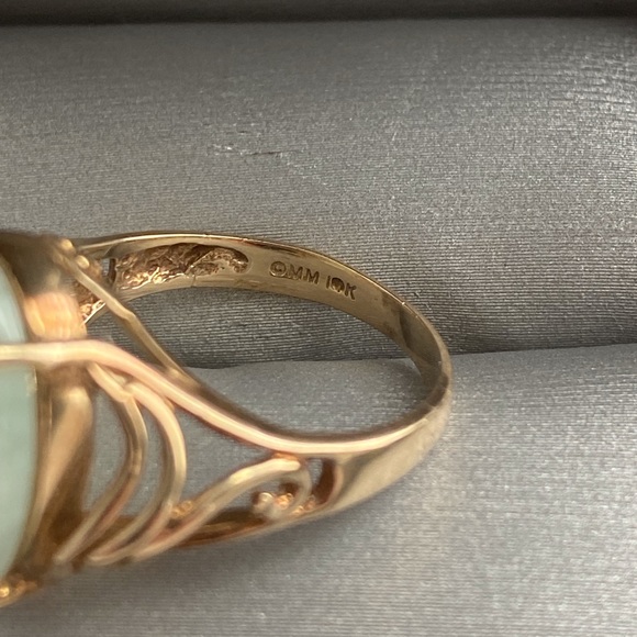 10K Real Gold - Jade Ring - Picture 9 of 16